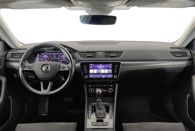 Skoda Superb III Рестайлинг с пробегом 2019 года, цена 2 830 000 рублей, 63000 км, лифтбек, Автокод Объявления