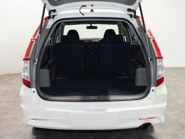 Honda Stream II Рестайлинг с пробегом 2011 года, цена 1 235 000 рублей, 131700 км, компактвэн, Автокод Объявления