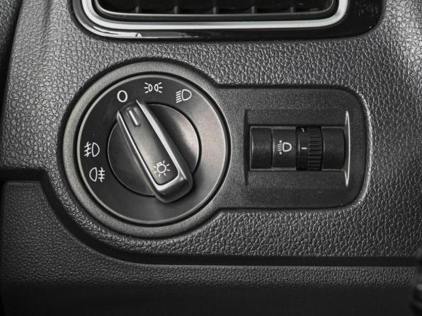 Volkswagen Polo V Рестайлинг с пробегом 2017 года, цена 1 368 000 рублей, 138657 км, седан, Автокод Объявления