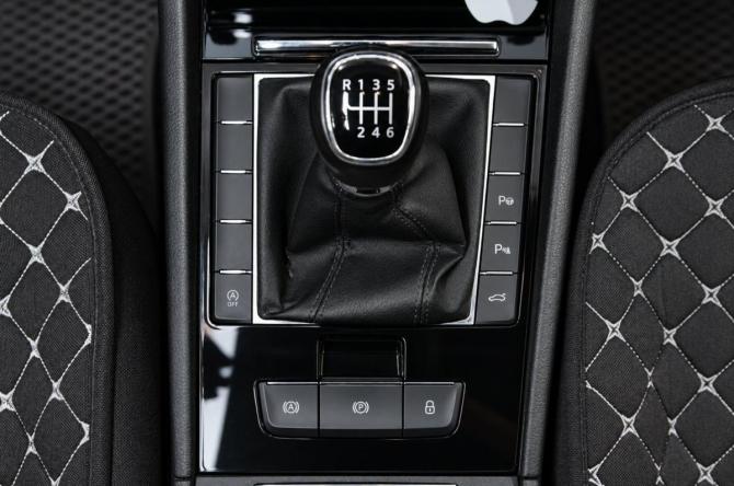 Skoda Superb III с пробегом 2017 года, цена 2 479 000 рублей, 233000 км, универсал, Автокод Объявления