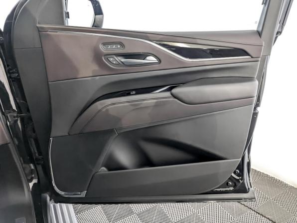 Cadillac Escalade V с пробегом 2023 года, цена 11 300 000 рублей, 44019 км, внедорожник, Автокод Объявления