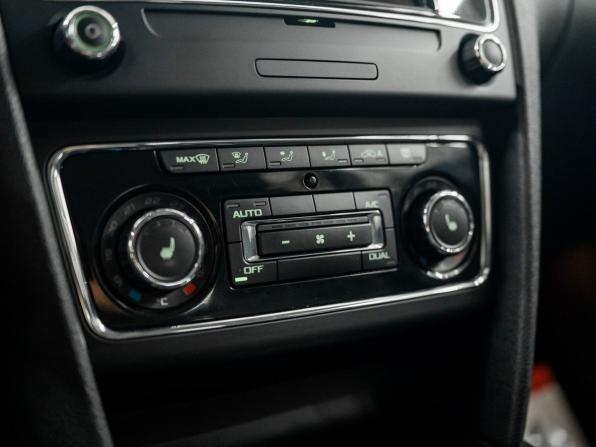 Skoda Superb II Рестайлинг с пробегом 2014 года, цена 1 175 000 рублей, 206015 км, лифтбек, Автокод Объявления