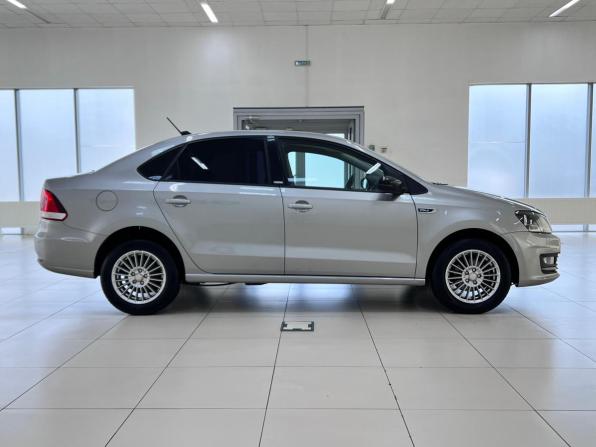 Volkswagen Polo V Рестайлинг с пробегом 2017 года, цена 1 040 000 рублей, 135000 км, седан, Автокод Объявления