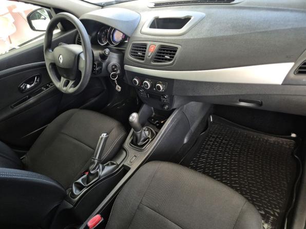 Renault Megane III Рестайлинг 2 с пробегом 2015 года, цена 869 000 рублей, 104030 км, хэтчбек, Автокод Объявления