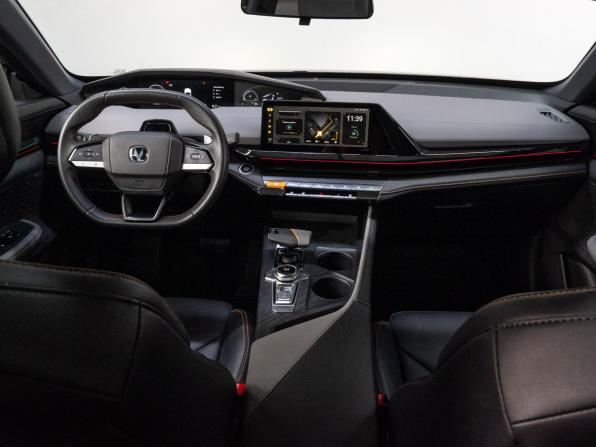 Changan UNI-V I с пробегом 2023 года, цена 2 350 000 рублей, 30782 км, лифтбек, Автокод Объявления