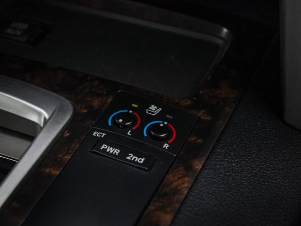 Toyota Land Cruiser 200 Series Рестайлинг 1 с пробегом 2012 года, цена 4 099 000 рублей, 93042 км, внедорожник, Автокод Объявления