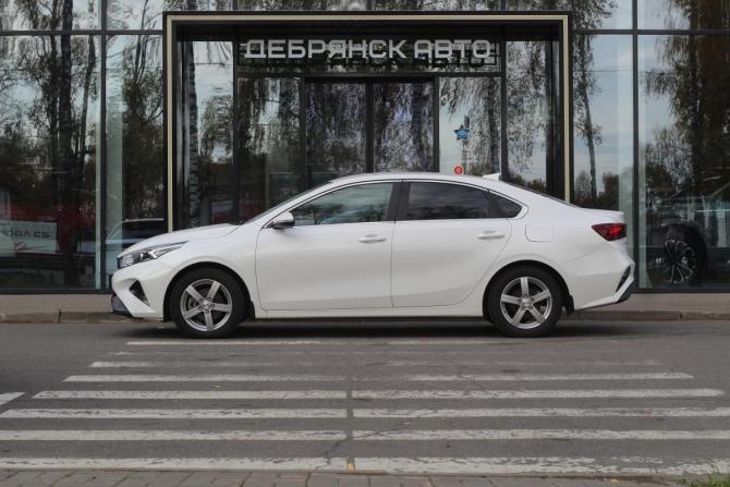 Kia Cerato IV Рестайлинг с пробегом 2021 года, цена 2 395 000 рублей, 45497 км, седан, Автокод Объявления