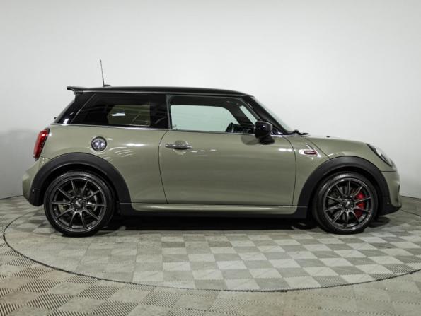 Mini Hatch III (F55/F56) Рестайлинг с пробегом 2019 года, цена 2 899 585 рублей, 82580 км, хэтчбек, Автокод Объявления