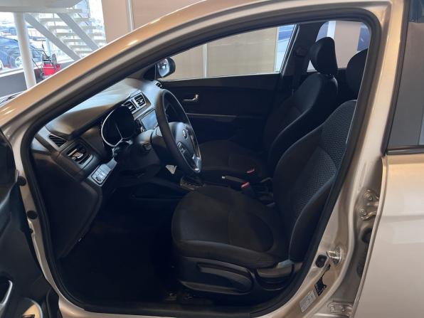 Kia Rio III Рестайлинг с пробегом 2015 года, цена 1 020 000 рублей, 148764 км, седан, Автокод Объявления