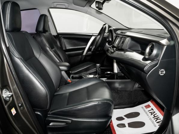 Toyota RAV4 IV (XA40) Рестайлинг с пробегом 2017 года, цена 2 895 000 рублей, 112705 км, внедорожник, Автокод Объявления