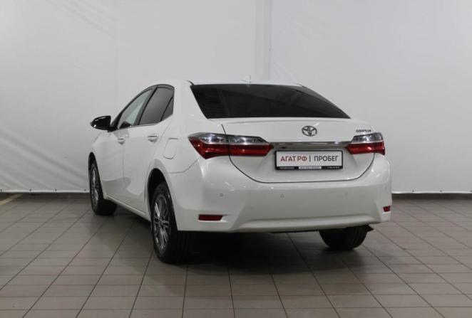 Toyota Corolla XI (E160 E170 E180) Рестайлинг 1 с пробегом 2018 года, цена 1 750 000 рублей, 119642 км, хэтчбек, Автокод Объявления