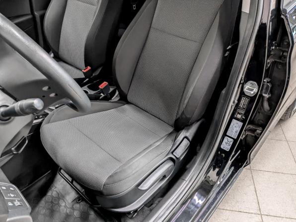 Hyundai Solaris II с пробегом 2017 года, цена 1 015 000 рублей, 226605 км, седан, Автокод Объявления