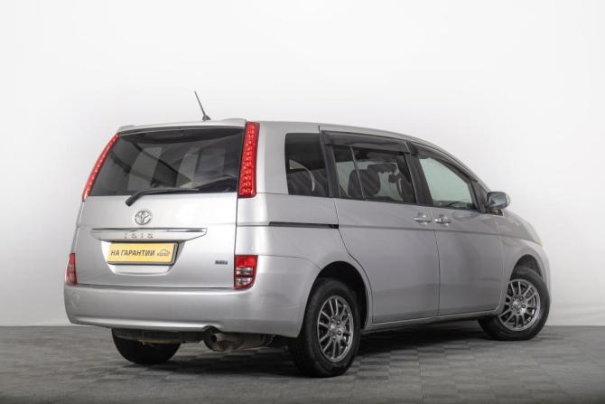 Toyota ISis I Рестайлинг с пробегом 2009 года, цена 1 229 000 рублей, 135000 км, компактвэн, Автокод Объявления