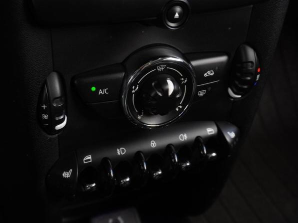 Mini Hatch II (R56) Рестайлинг с пробегом 2013 года, цена 1 272 000 рублей, 100379 км, хэтчбек, Автокод Объявления