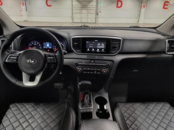 Kia Sportage IV Рестайлинг с пробегом 2018 года, цена 2 365 000 рублей, 99068 км, внедорожник, Автокод Объявления