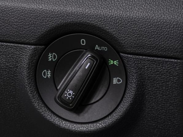 Skoda Octavia III (A7) Рестайлинг с пробегом 2019 года, цена 2 200 000 рублей, 100000 км, лифтбек, Автокод Объявления