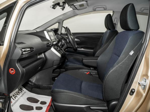 Toyota Wish II Рестайлинг с пробегом 2014 года, цена 1 370 000 рублей, 109900 км, минивэн, Автокод Объявления