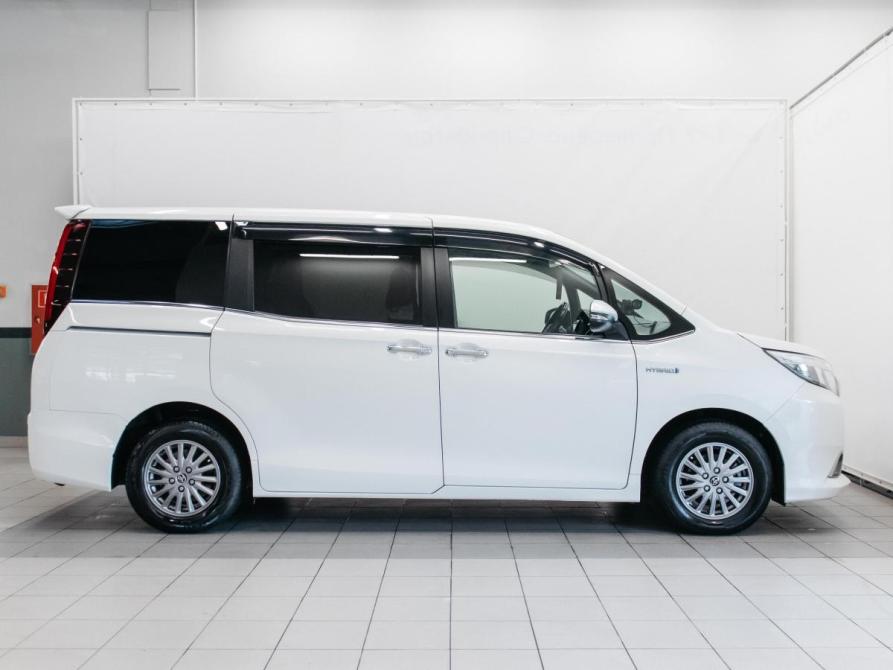 Toyota Esquire I Красноярск  - изображение 7