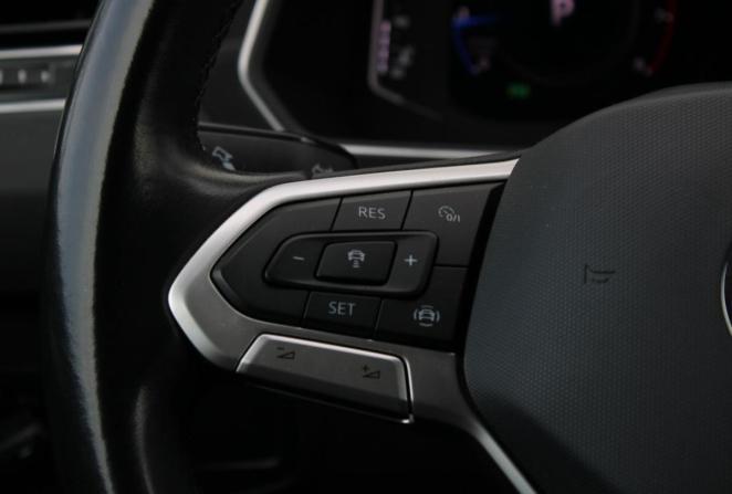 Volkswagen Tiguan II Рестайлинг с пробегом 2021 года, цена 2 860 000 рублей, 56293 км, внедорожник, Автокод Объявления