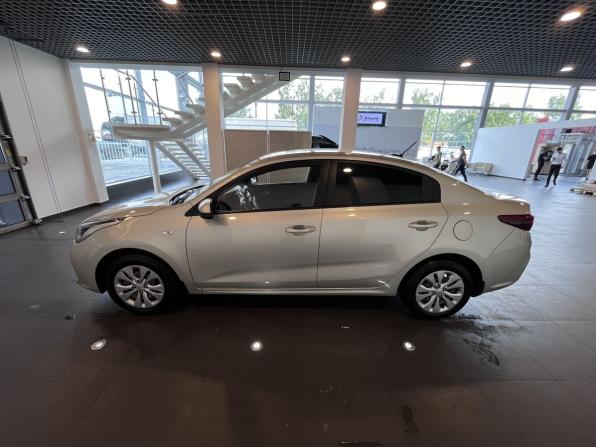 Kia Rio IV с пробегом 2018 года, цена 1 410 000 рублей, 114125 км, седан, Автокод Объявления