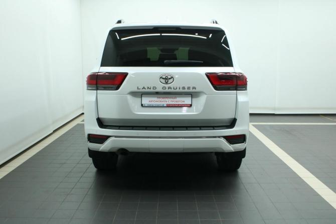 Toyota Land Cruiser 300 Series с пробегом 2021 года, цена 10 990 000 рублей, 58661 км, внедорожник, Автокод Объявления