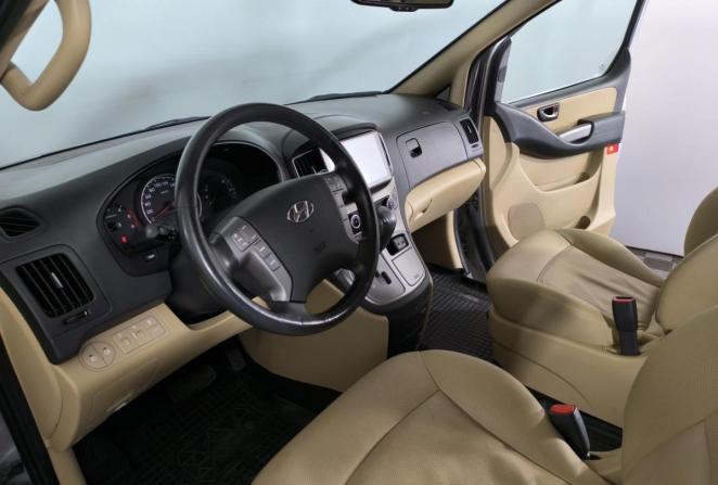 Hyundai H-1 II Рестайлинг 2 с пробегом 2018 года, цена 2 550 000 рублей, 200529 км, минивэн, Автокод Объявления
