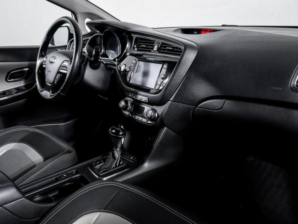 Kia Ceed II Рестайлинг с пробегом 2018 года, цена 1 300 000 рублей, 215836 км, универсал, Автокод Объявления