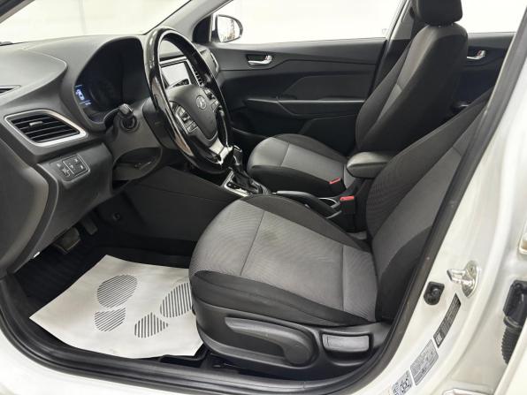 Hyundai Solaris II с пробегом 2017 года, цена 1 295 000 рублей, 144129 км, седан, Автокод Объявления