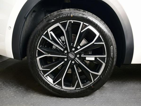 Geely Monjaro I Рестайлинг 2 с пробегом 2026 года, цена 3 999 995 рублей, 308 км, внедорожник, Автокод Объявления