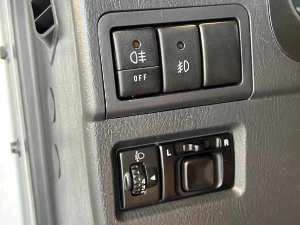 Suzuki Jimny III Рестайлинг 2 с пробегом 2013 года, цена 1 440 000 рублей, 74944 км, внедорожник, Автокод Объявления