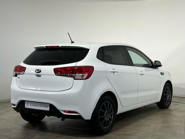 Kia Rio III Рестайлинг с пробегом 2016 года, цена 950 000 рублей, 86089 км, хэтчбек, Автокод Объявления