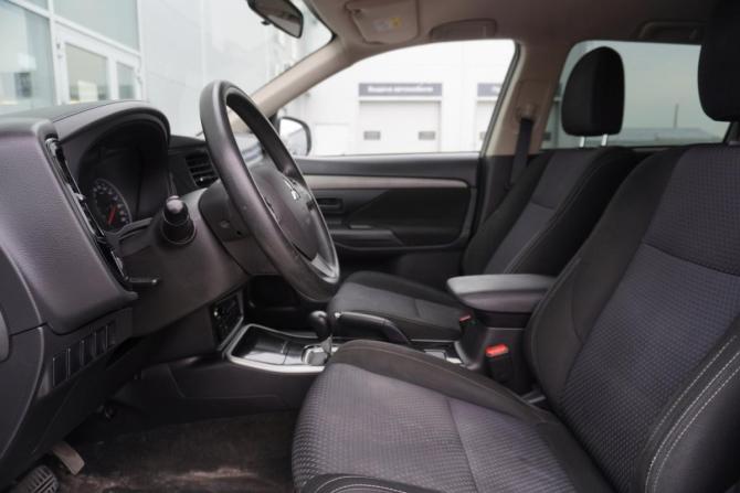 Mitsubishi Outlander III Рестайлинг 2 с пробегом 2017 года, цена 1 985 000 рублей, 72248 км, внедорожник, Автокод Объявления
