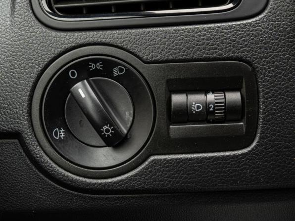 Volkswagen Polo V Рестайлинг с пробегом 2017 года, цена 1 225 000 рублей, 84408 км, седан, Автокод Объявления