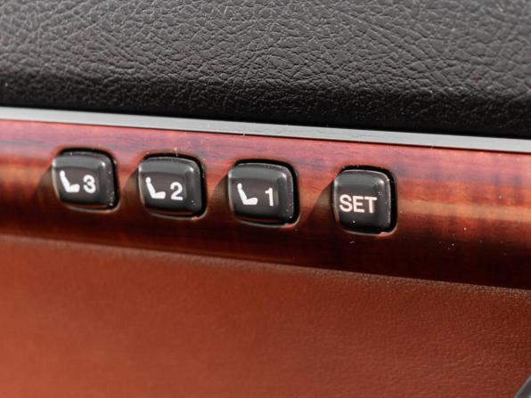 Toyota Land Cruiser 200 Series Рестайлинг 1 с пробегом 2014 года, цена 3 880 000 рублей, 237852 км, внедорожник, Автокод Объявления