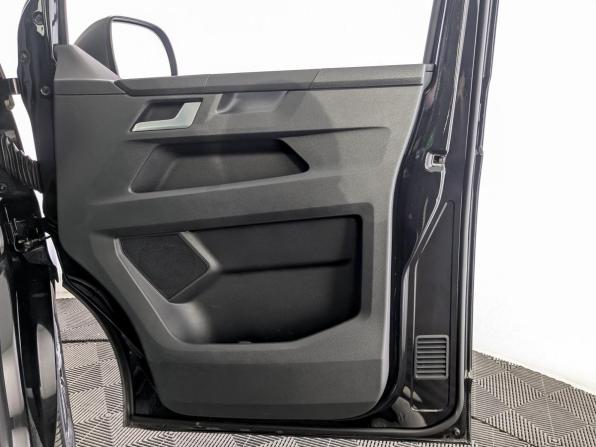 Volkswagen Multivan T6 Рестайлинг с пробегом 2021 года, цена 5 850 000 рублей, 111404 км, минивэн, Автокод Объявления