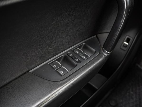 Volkswagen Touareg II Рестайлинг с пробегом 2015 года, цена 2 480 000 рублей, 238346 км, внедорожник, Автокод Объявления