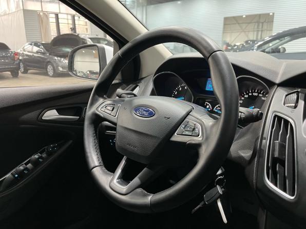 Ford Focus III Рестайлинг с пробегом 2017 года, цена 830 000 рублей, 214436 км, хэтчбек, Автокод Объявления