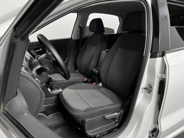 Volkswagen Polo V Рестайлинг с пробегом 2017 года, цена 998 900 рублей, 203439 км, седан, Автокод Объявления