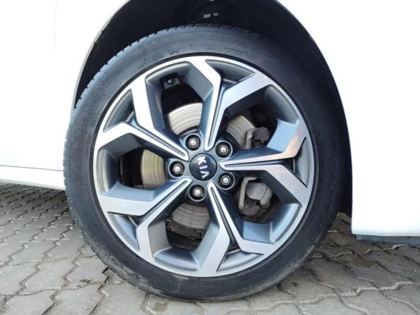 Kia Ceed III с пробегом 2021 года, цена 2 319 200 рублей, 27880 км, хэтчбек, Автокод Объявления