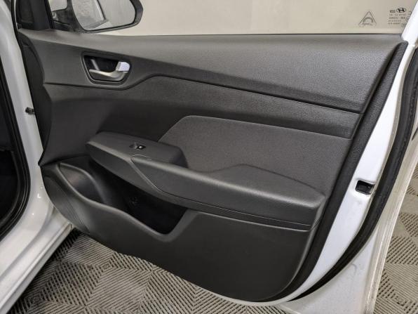 Hyundai Solaris II с пробегом 2019 года, цена 1 060 000 рублей, 141460 км, седан, Автокод Объявления