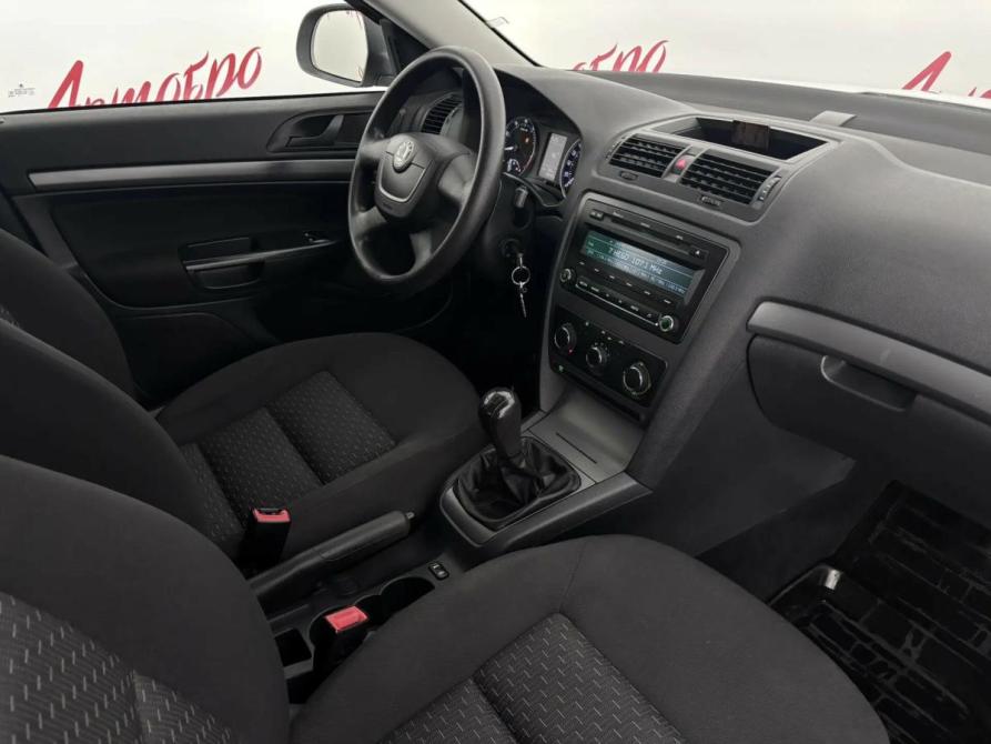 Skoda Octavia II (A5) Рестайлинг Псков  - изображение 12