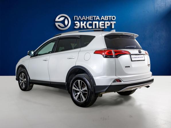 Toyota RAV4 IV (XA40) Рестайлинг с пробегом 2019 года, цена 2 550 000 рублей, 134623 км, внедорожник, Автокод Объявления
