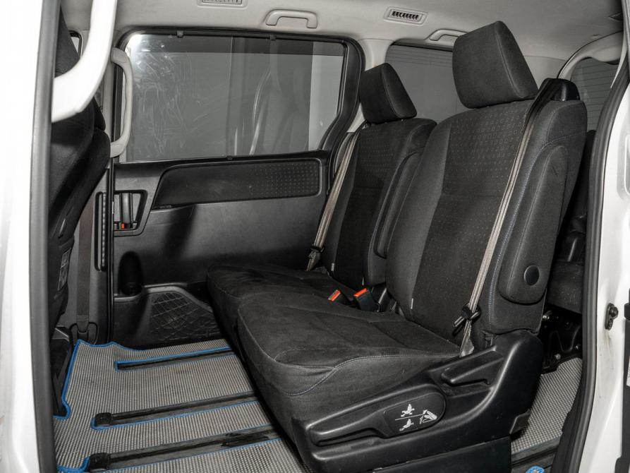 Toyota Noah III (R80) Иркутск  - изображение 7
