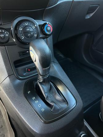 Ford Fiesta Mk6 Рестайлинг с пробегом 2016 года, цена 935 000 рублей, 112424 км, хэтчбек, Автокод Объявления