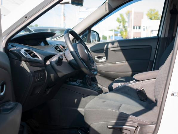 Renault Scenic III с пробегом 2009 года, цена 550 000 рублей, 232605 км, компактвэн, Автокод Объявления
