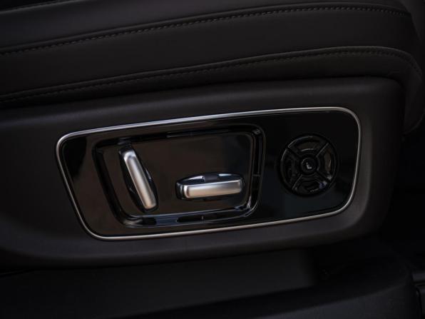 Li Auto (Lixiang) L9 I с пробегом 2023 года, цена 7 437 000 рублей, 10592 км, внедорожник, Автокод Объявления