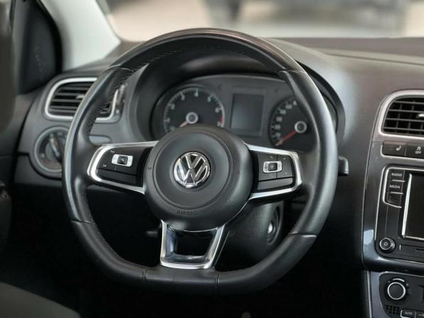 Volkswagen Polo V Рестайлинг с пробегом 2018 года, цена 1 295 000 рублей, 157896 км, седан, Автокод Объявления