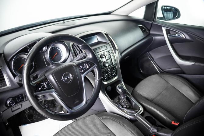Opel Astra J с пробегом 2011 года, цена 669 000 рублей, 216000 км, хэтчбек, Автокод Объявления