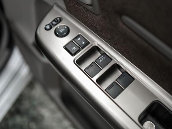 Honda Stepwgn V с пробегом 2016 года, цена 1 940 000 рублей, 75645 км, минивэн, Автокод Объявления
