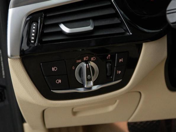 BMW 5 серии VII (G30/G31/G38) с пробегом 2019 года, цена 3 177 077 рублей, 215080 км, универсал, Автокод Объявления